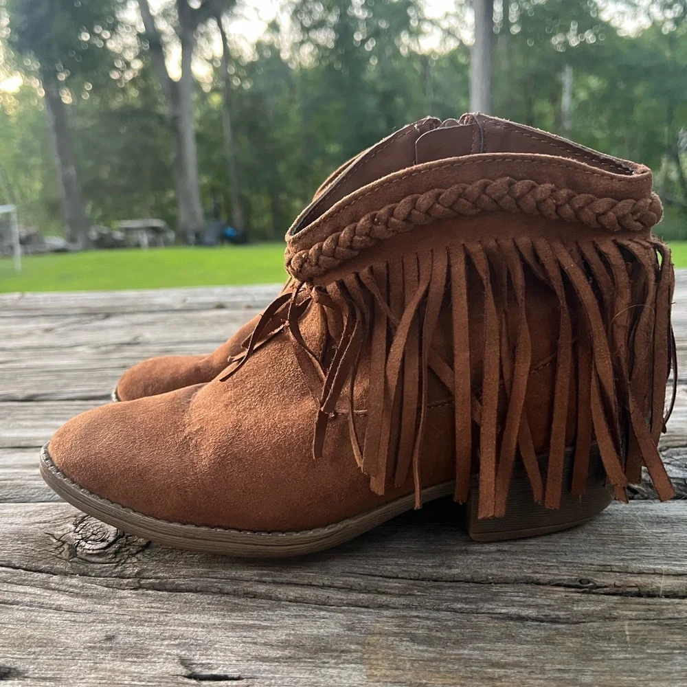 Justice stylish tan