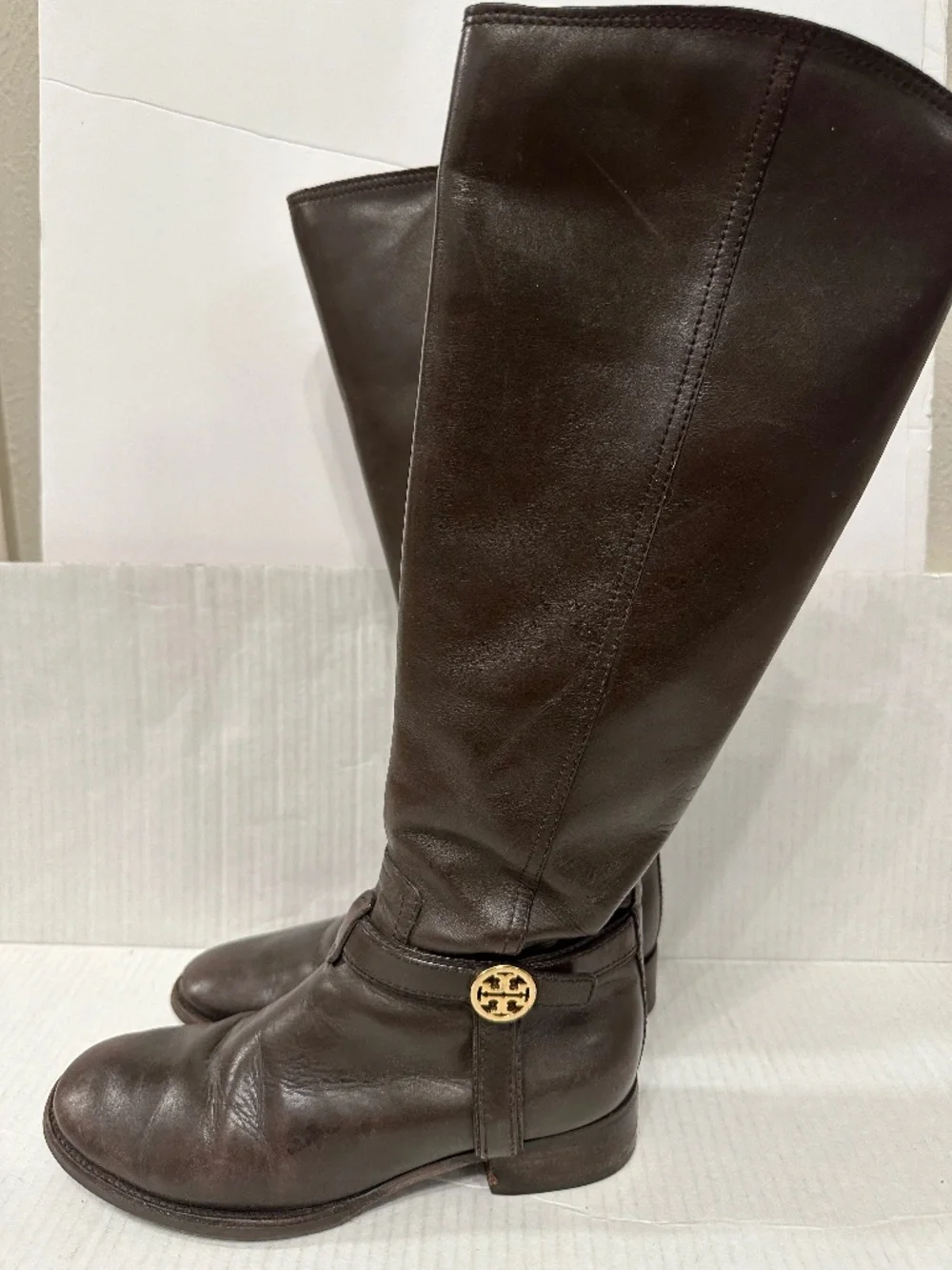 Tory‎ Burch size 7 Tall Brown Leather Boots gold logo zippered