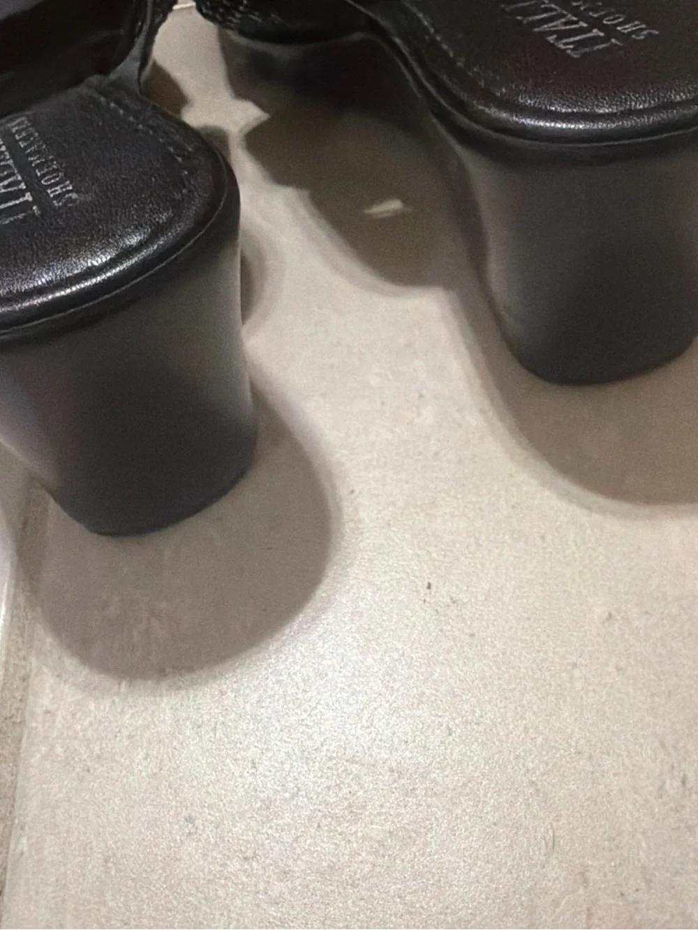 Italian Shoemakers center cushioned easy