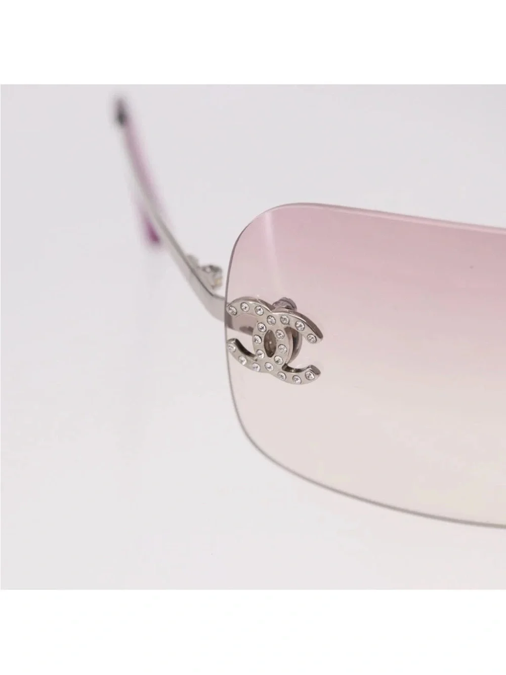 CHANEL elegant rimless