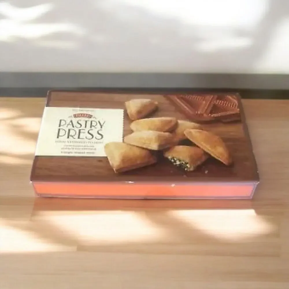 Williams‎ Sonoma Filled Pastry Press Filled Triangle Shaped Molds