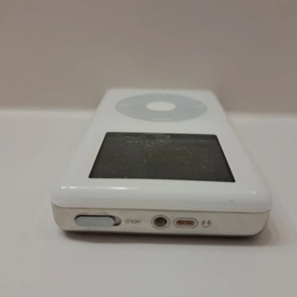 Apple iPod Photo classic 4th Generation 30GB White New Battery