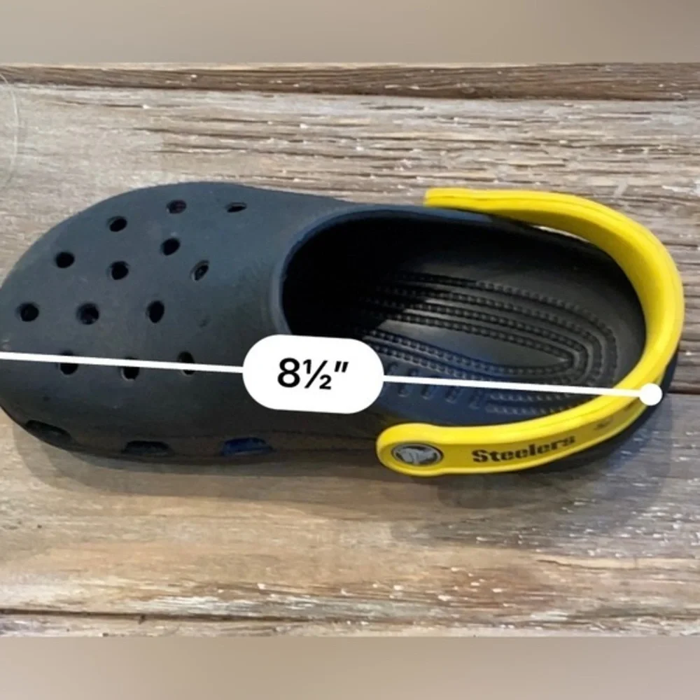 CROCS steeler’s shoe