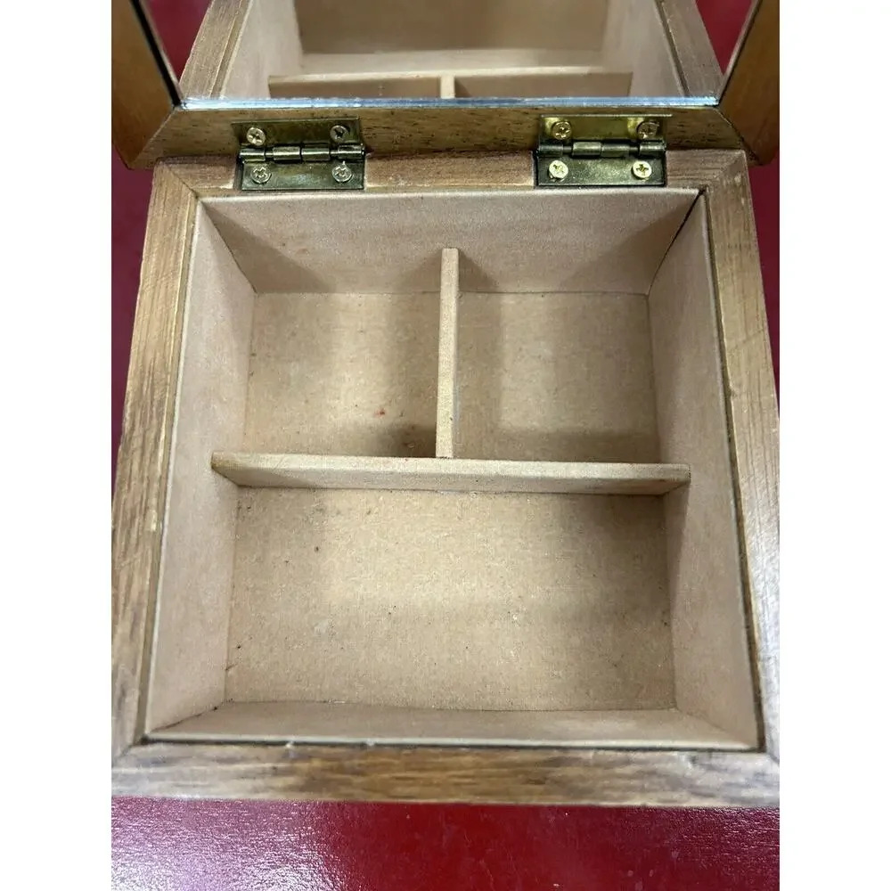 Unbranded vintage holly