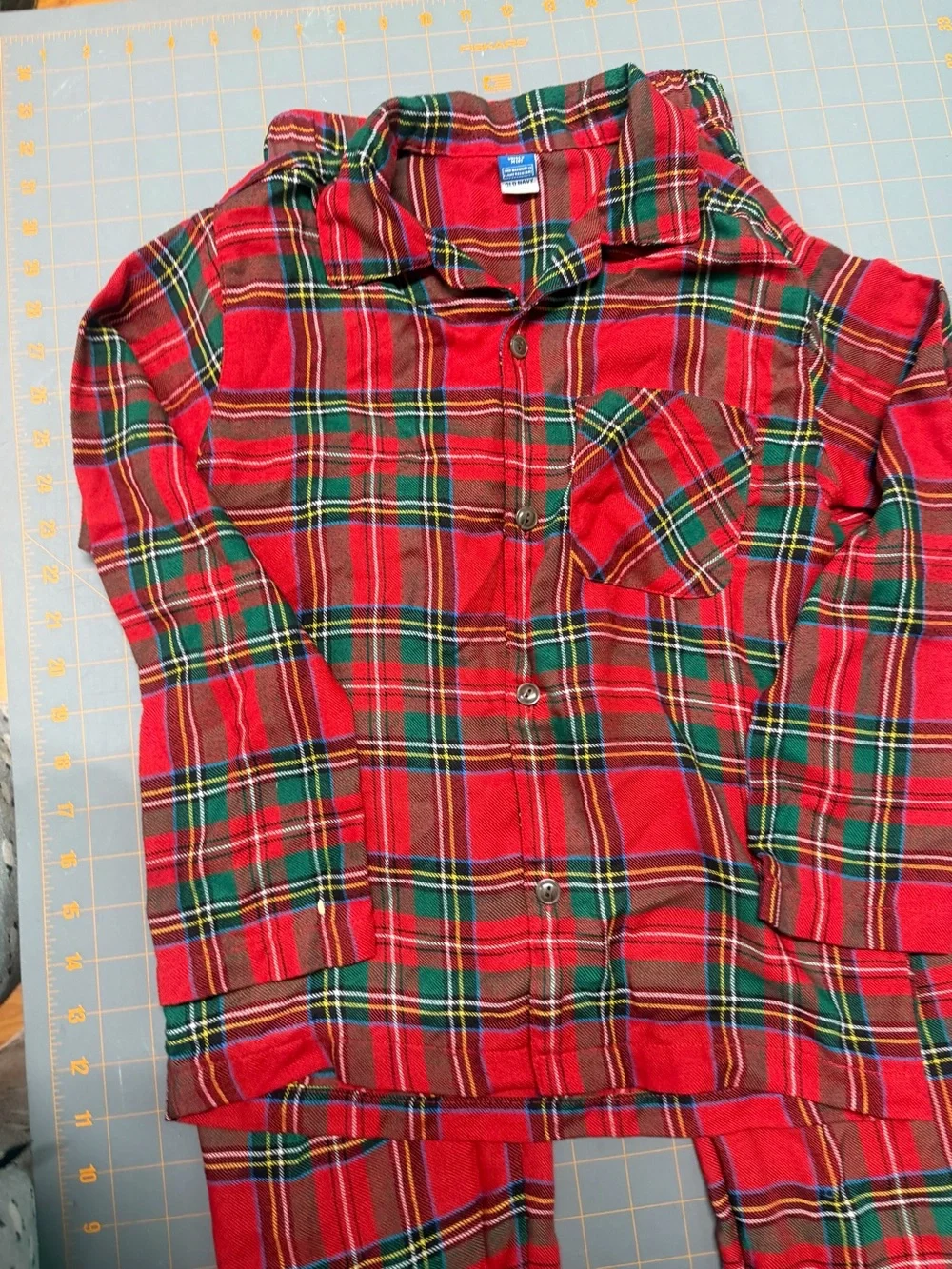 Classic Red Plaid Kids Pajama Set old navy M (8)