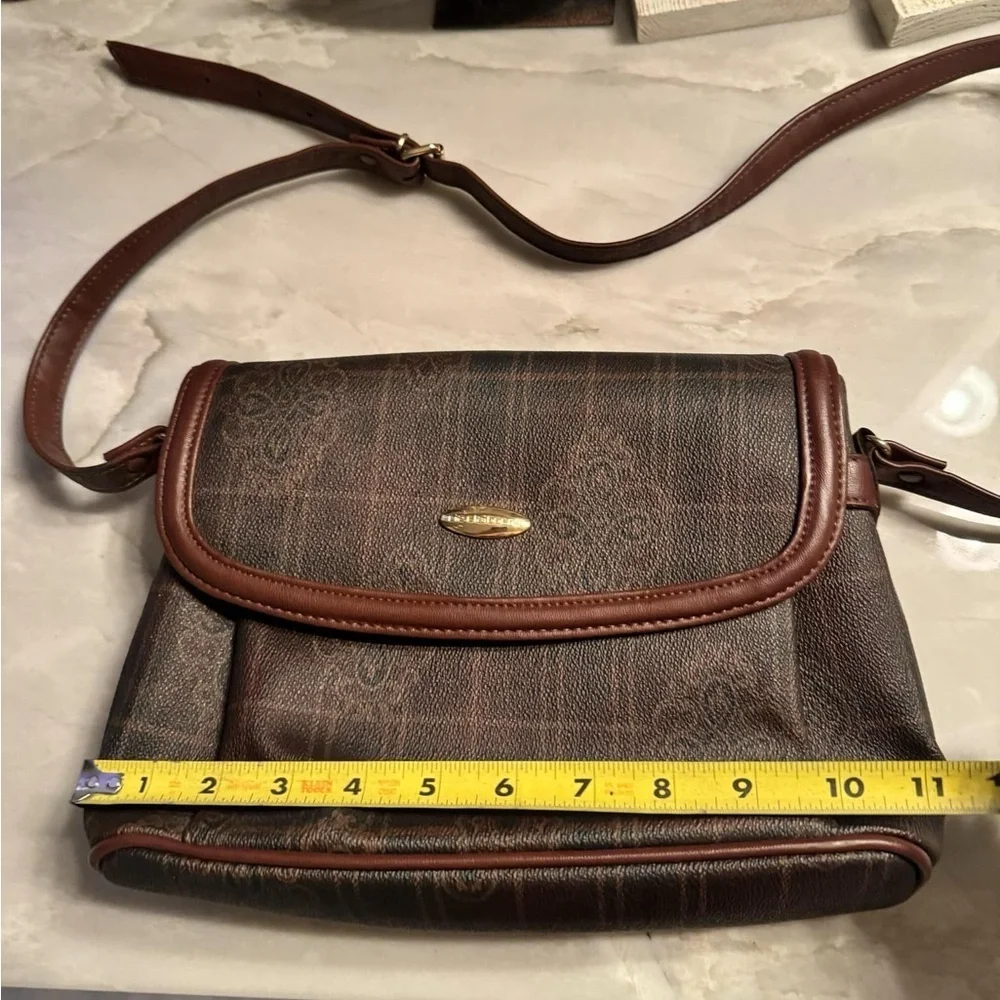Liz Claiborne Elegant Brown Leather Bag 11x7in