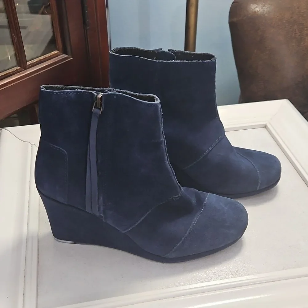 Toms elegant navy