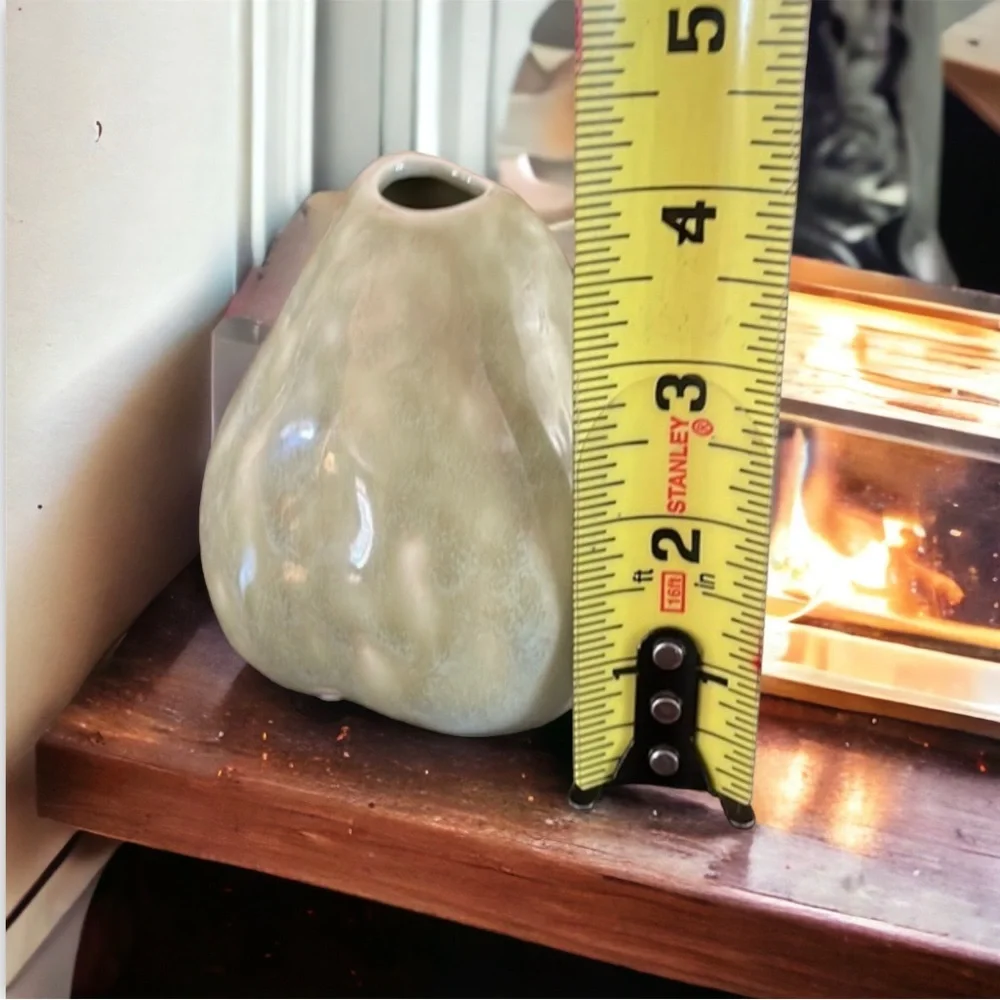N/A ceramic vase