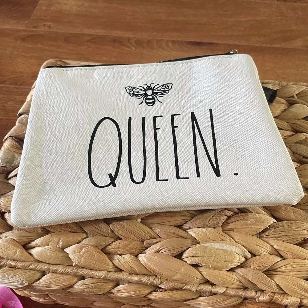 Rae Dunn Queen zipper pouch 7.5