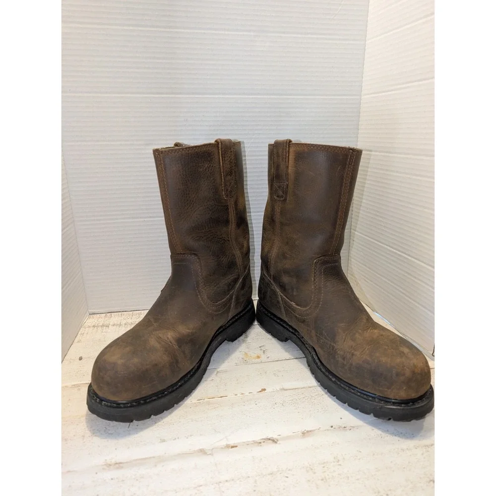 Wolverine men floorhand