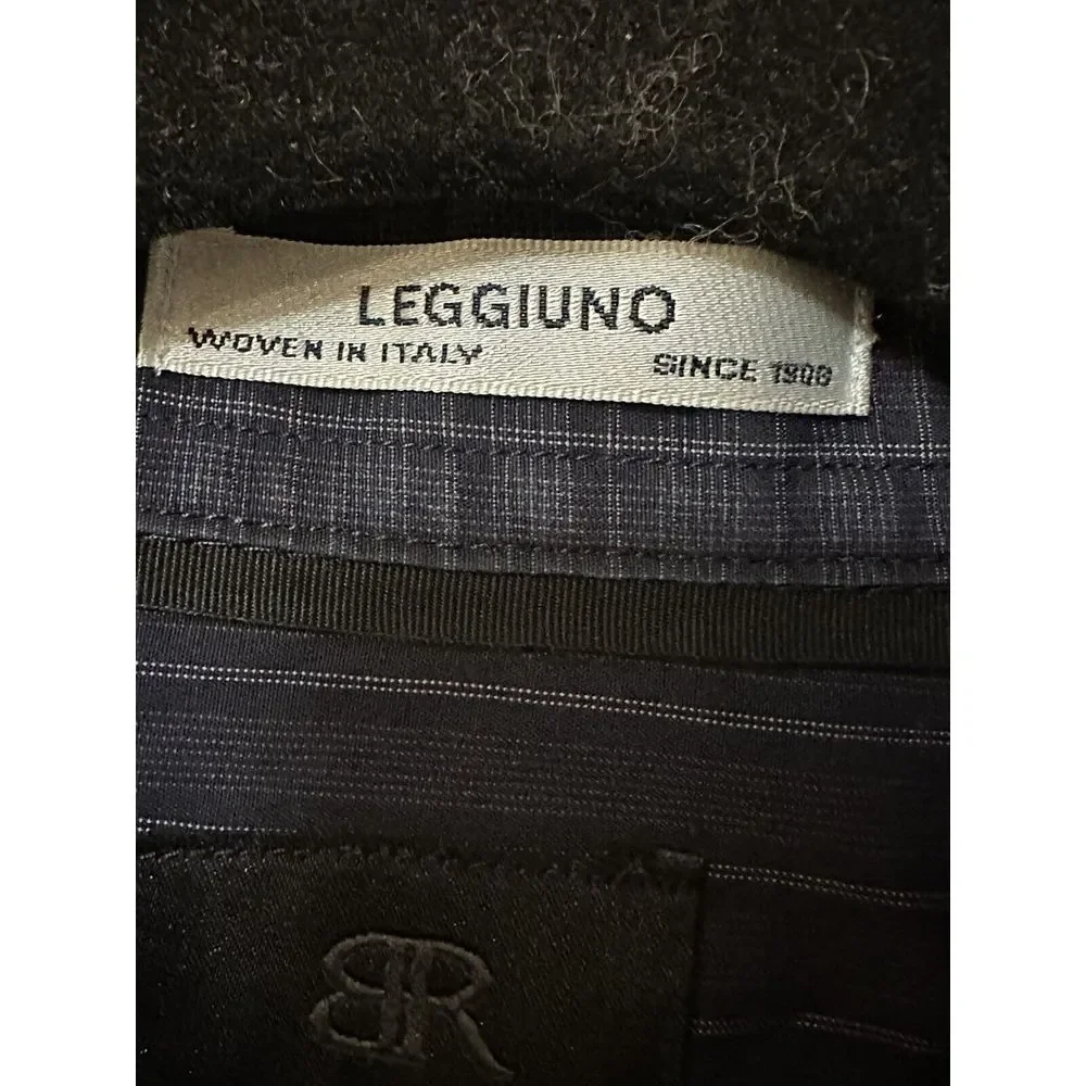 Banana Republic crafted discerning
