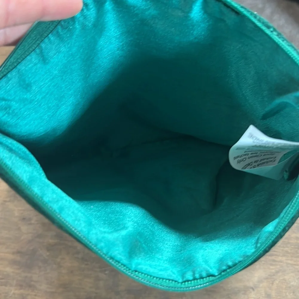 N/A emerald green