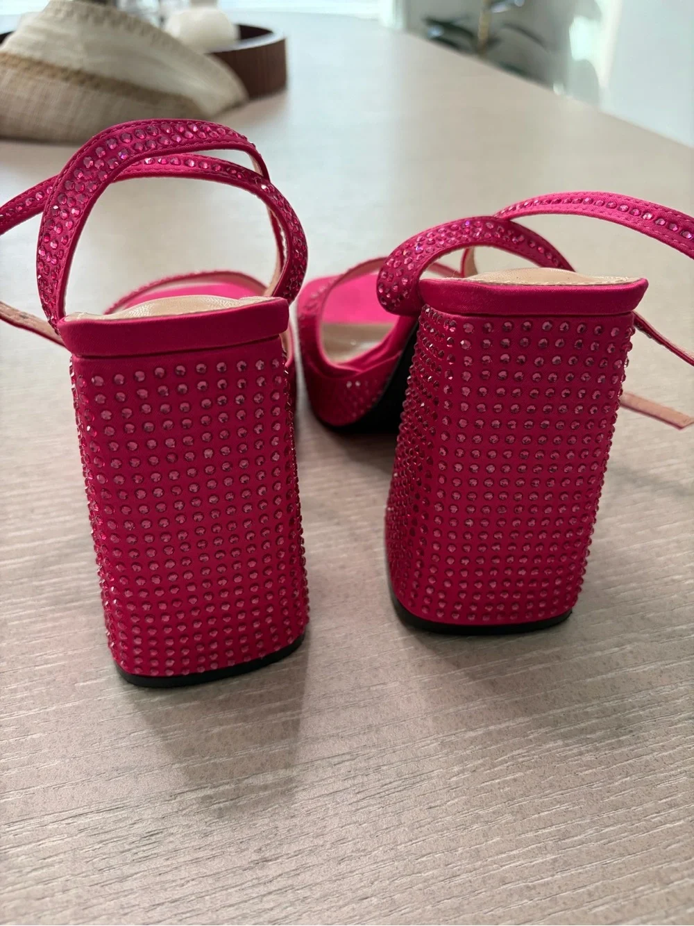 Cuccoo standout fuchsia