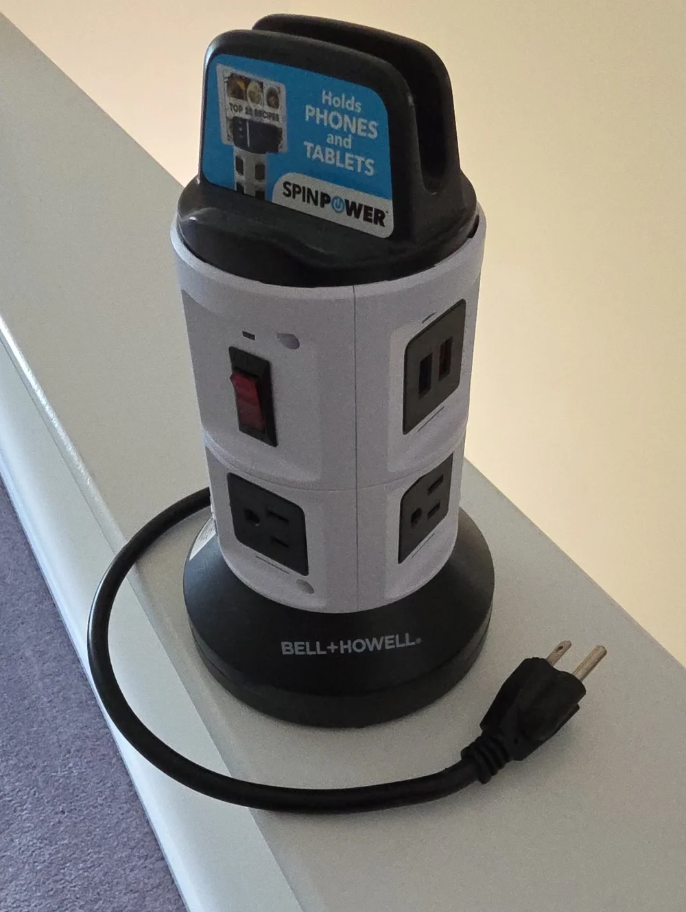 White & Black Spinning Tower Power Strip with USB Ports