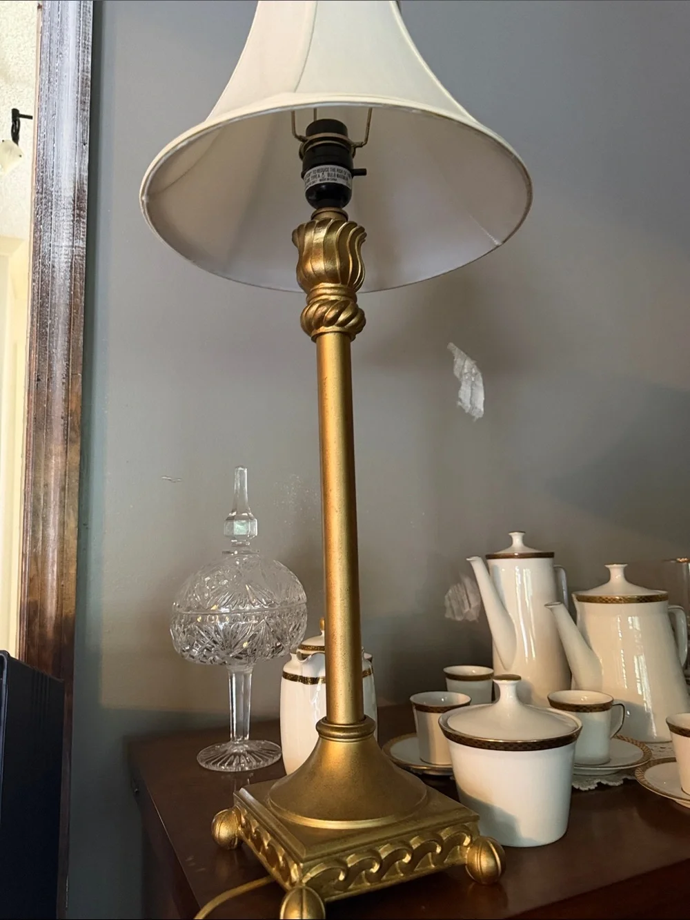 N/A elegant gold