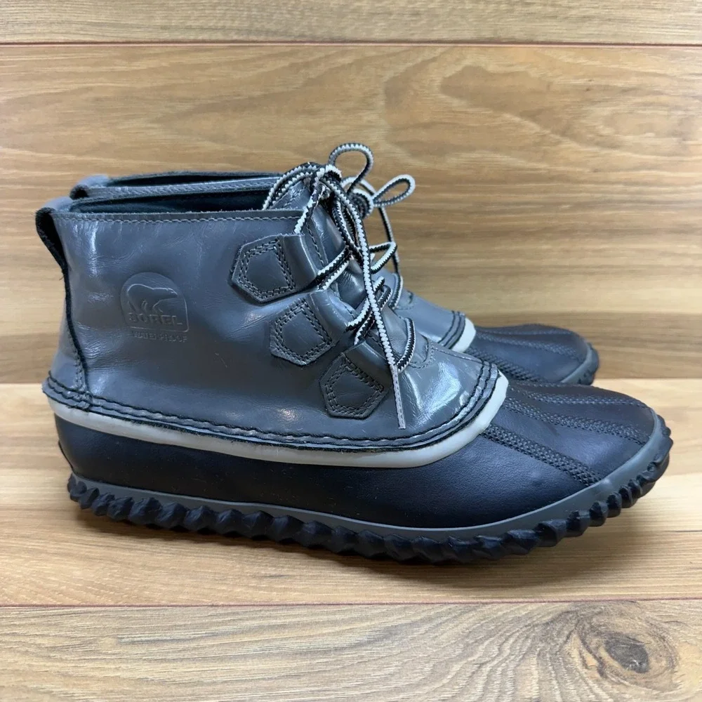 Sorel Out N About‎ Boots Womens 9 Gray Patent Leather Waterproof Snow Boots
