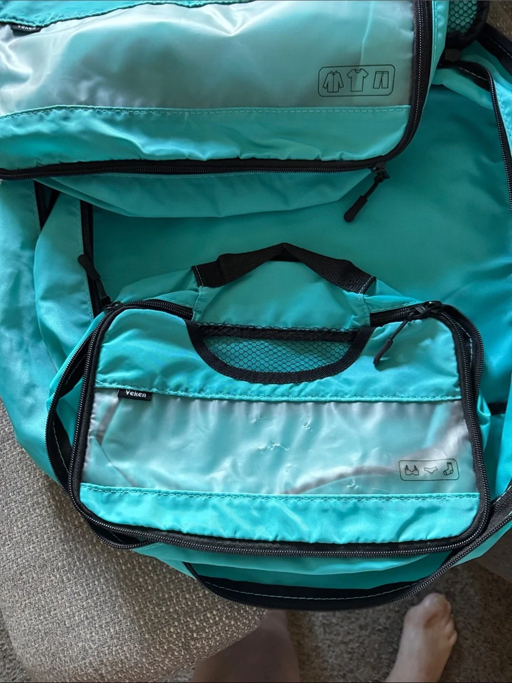 Veken turquoise garment