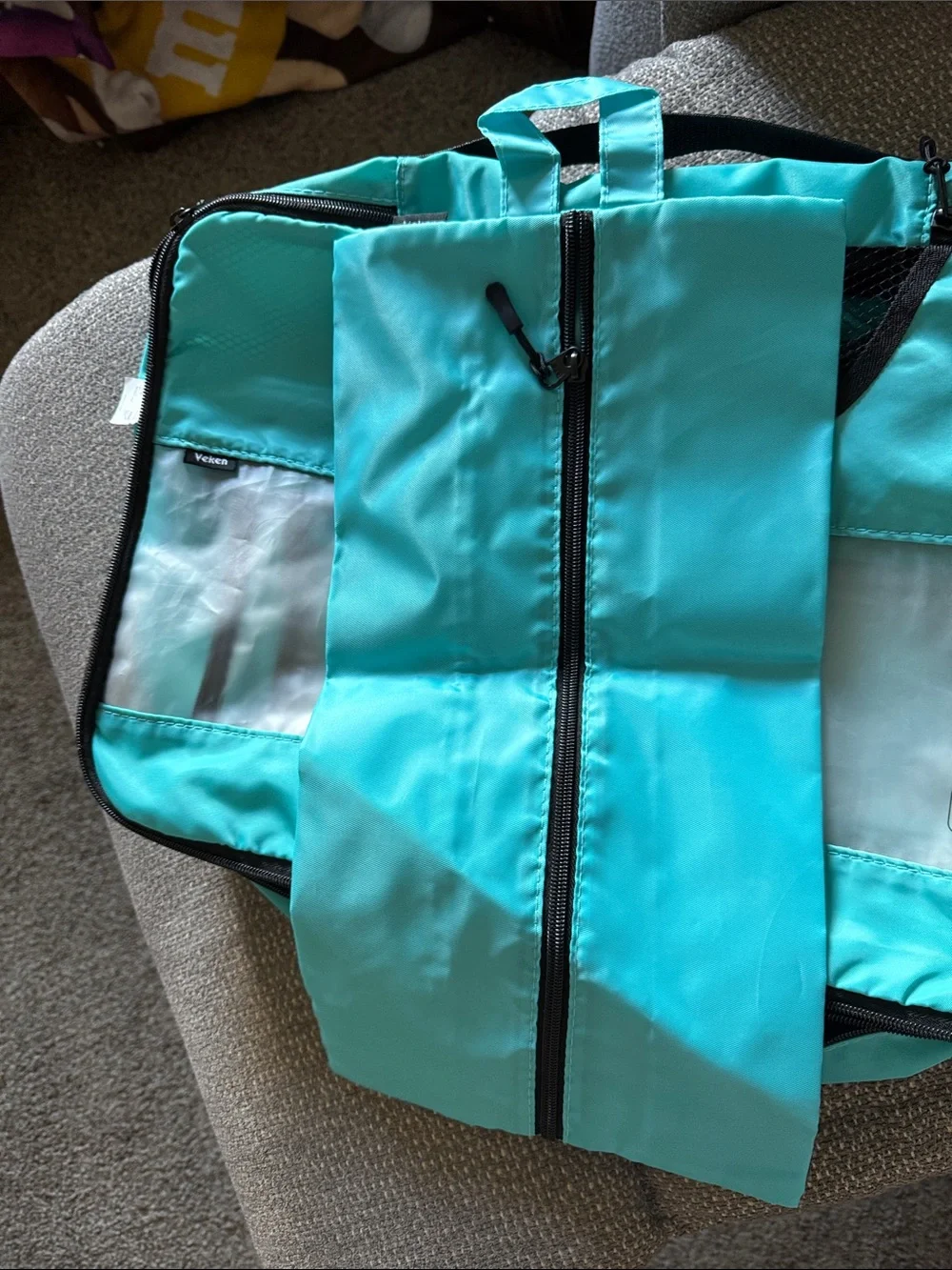 Veken turquoise garment