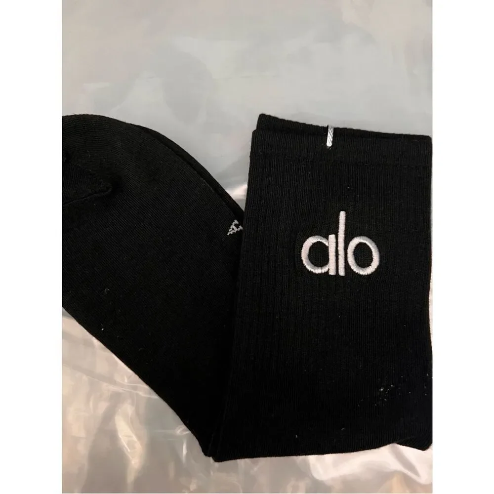 ALO Yoga comfortable black