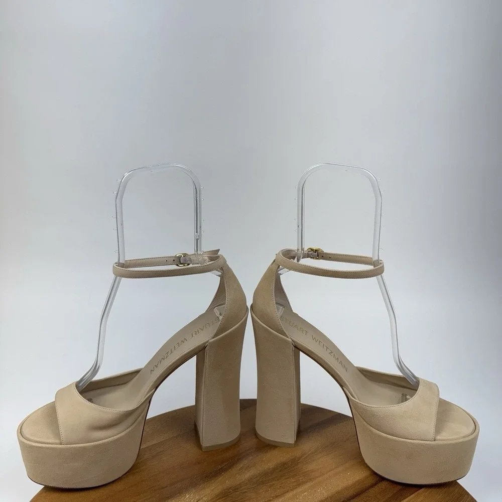 Stuart Weitzman size 10