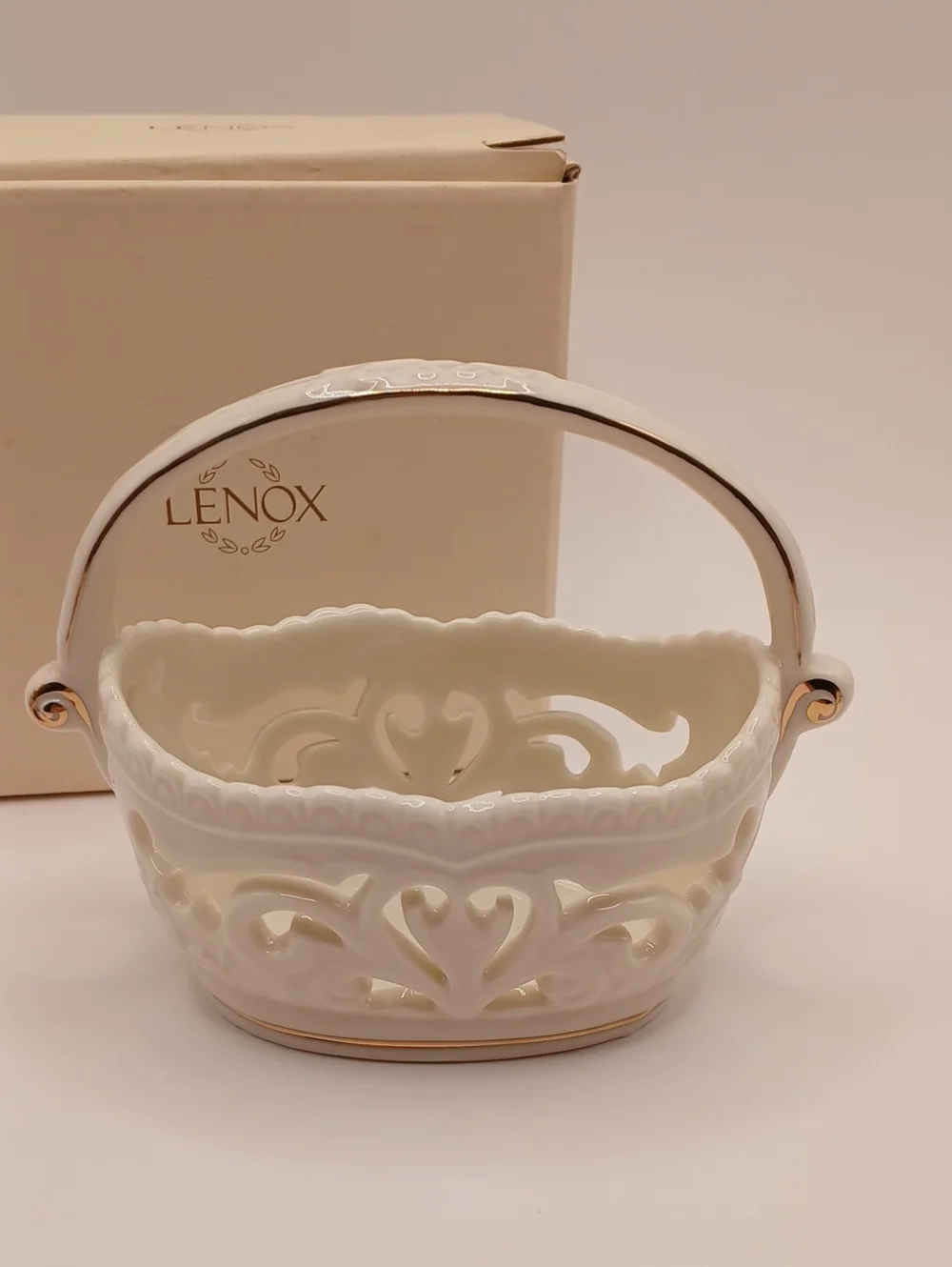Lenox Forevermore Ivory Porcelain Pierced Basket w/ Gold Trim