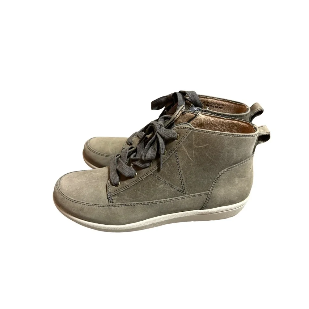 Vionic shawna olive
