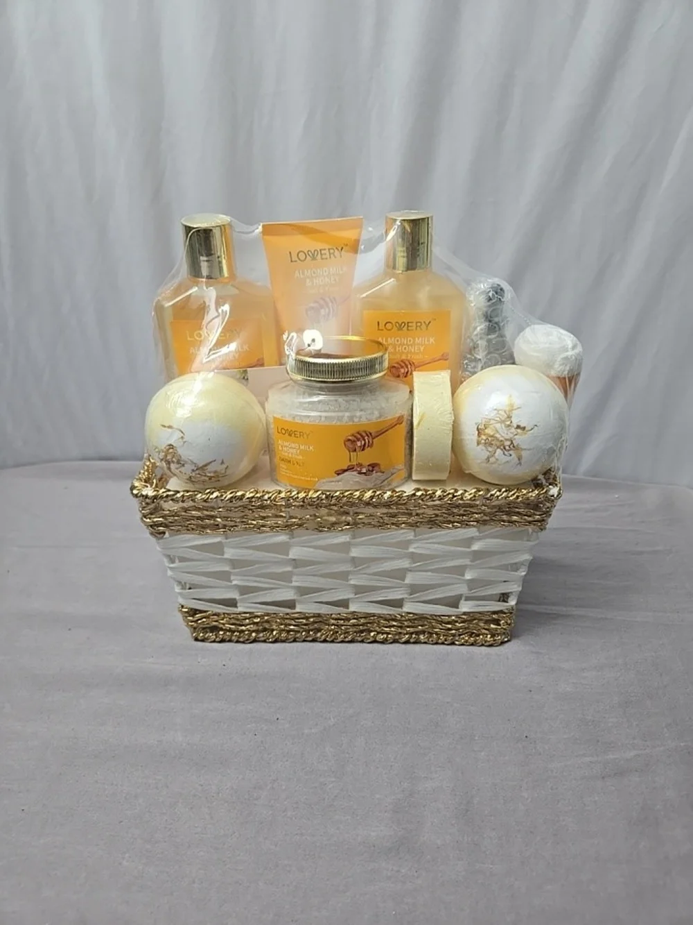 Bath & Body Works love almond