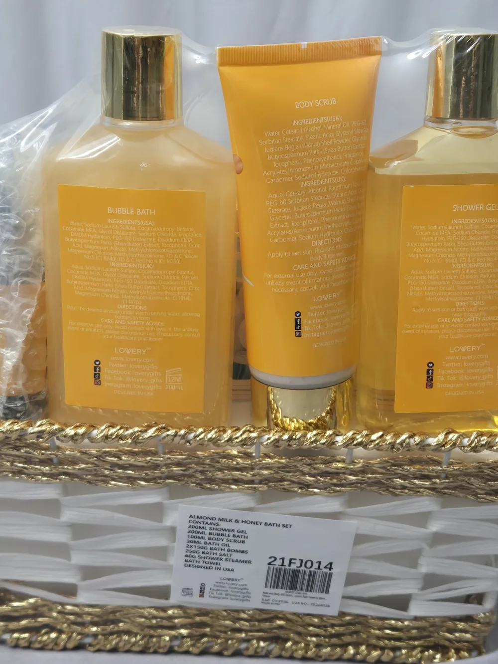 Bath & Body Works love almond