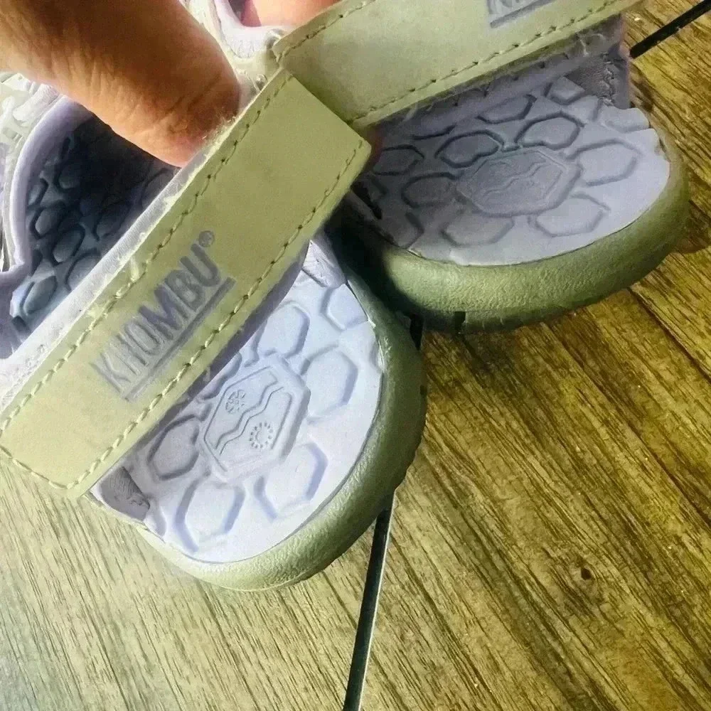 Khombu dans sandals