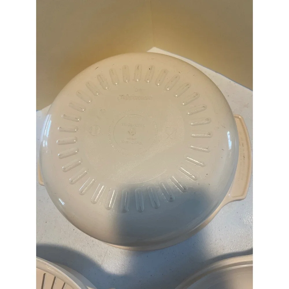 Tupperware pan from