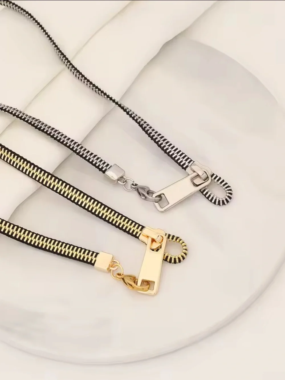 The Unbranded Brand minimal silver