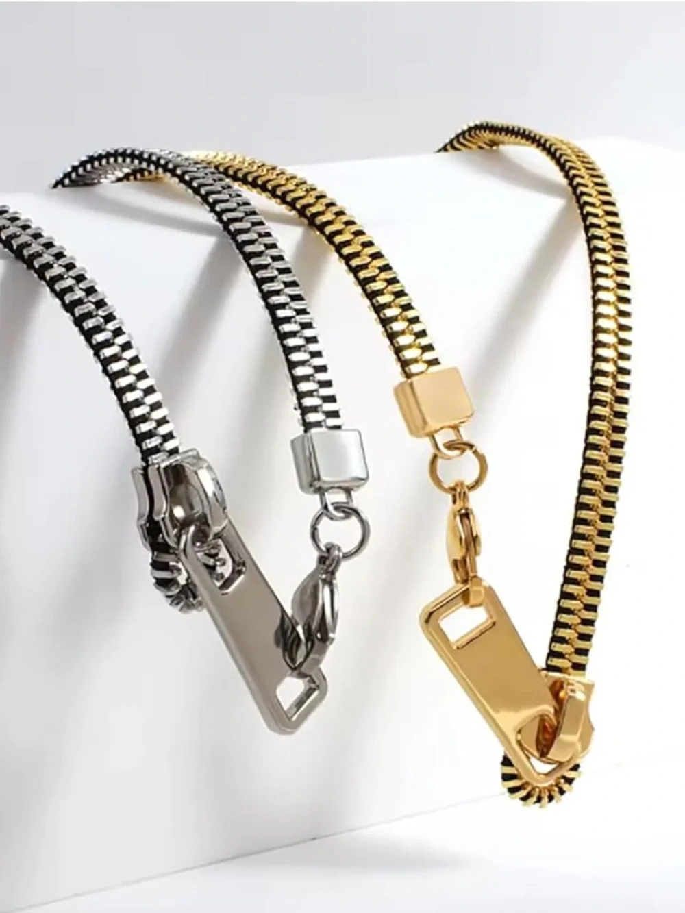 The Unbranded Brand minimal silver
