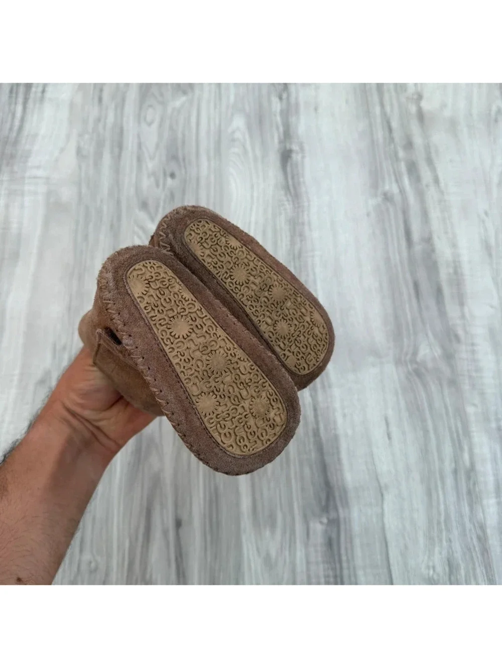 UGG size 04
