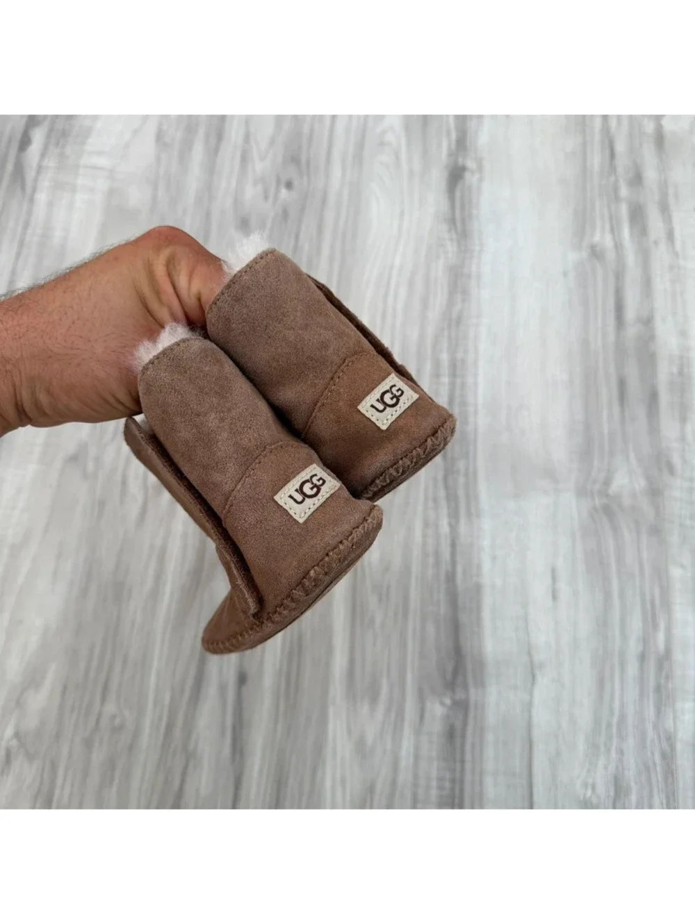 UGG size 04