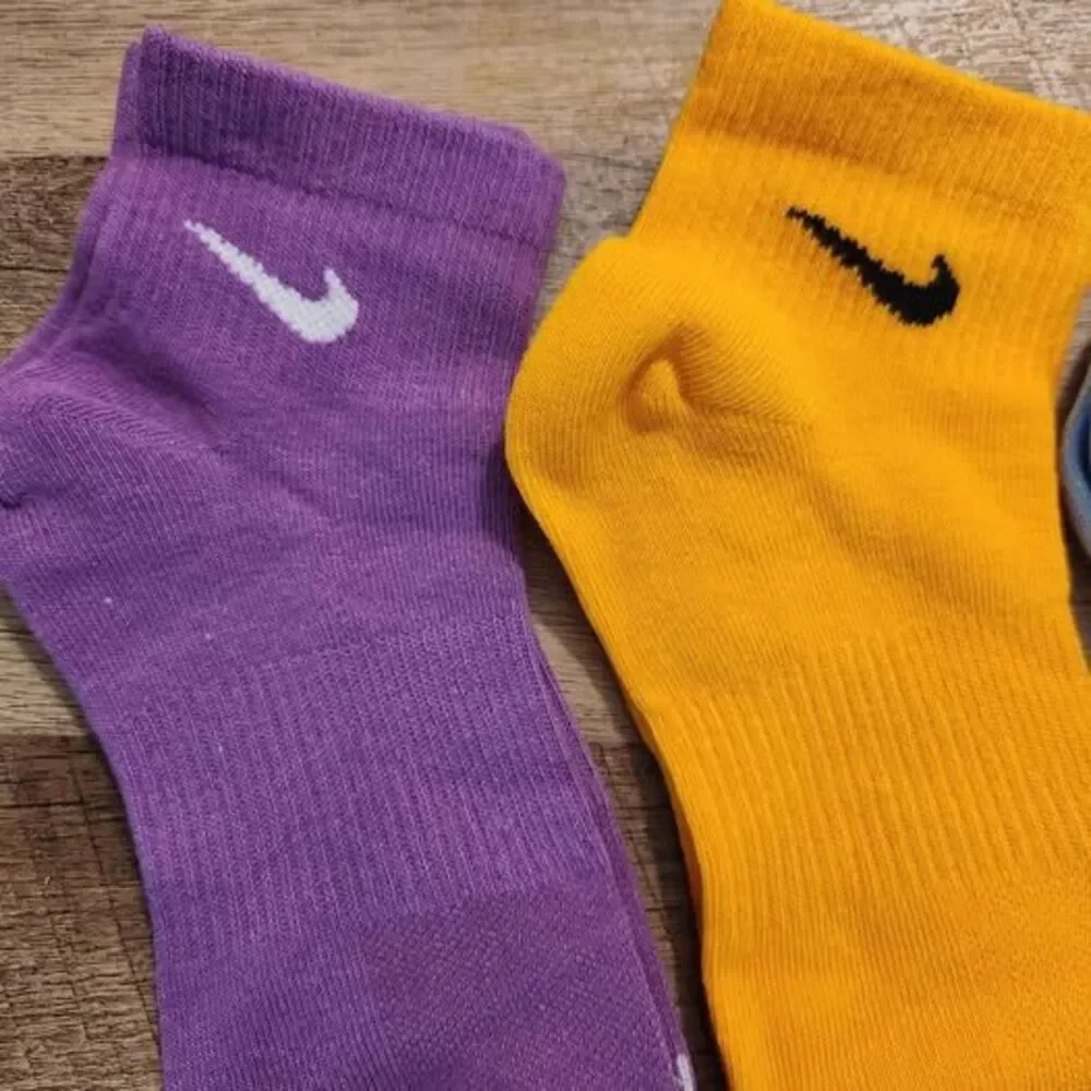 Nike pair ankle