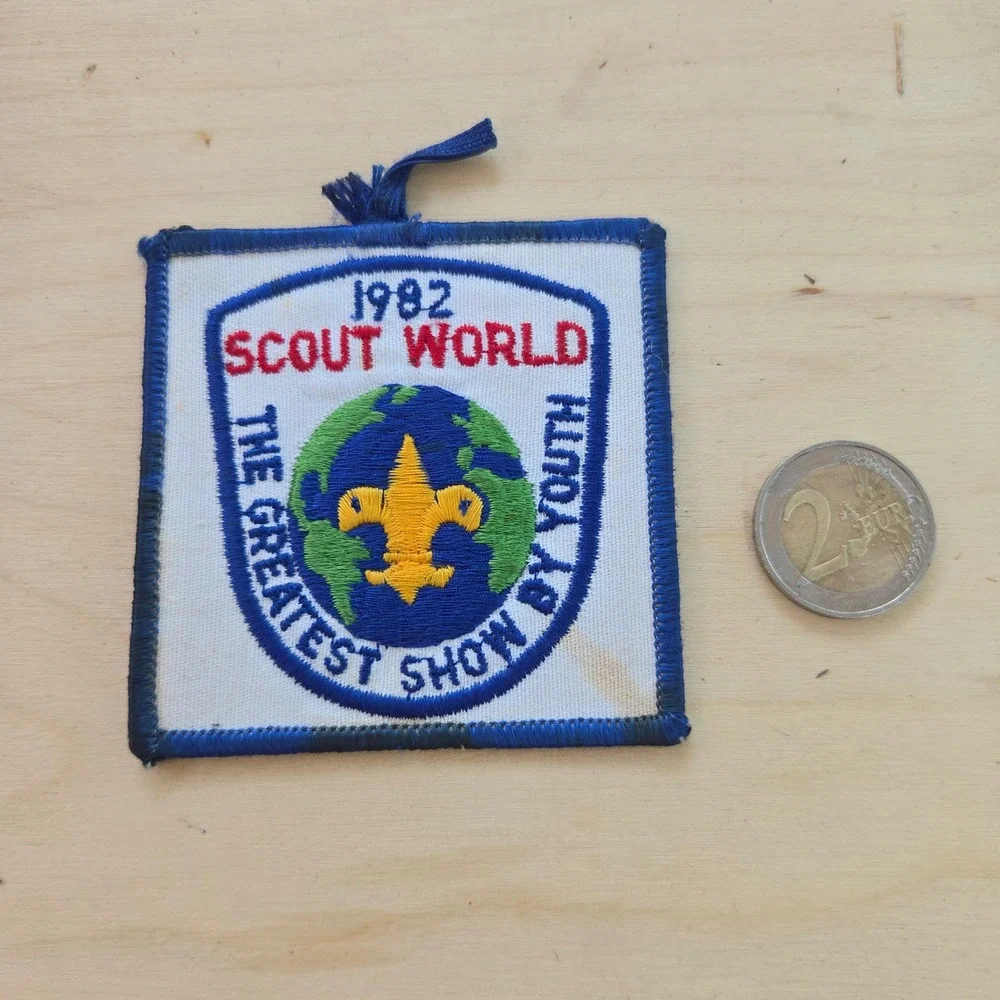 VTG BSA Scout World Patch 1982 Embroidered Blue White Boy Scouts Of America EUC