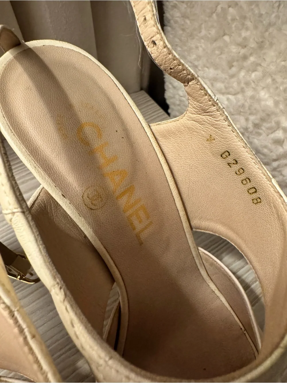 CHANEL elegant cream