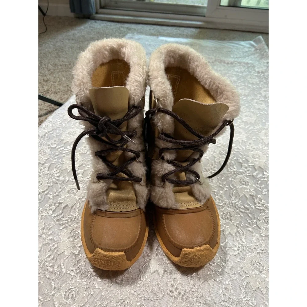 Sorel light wear