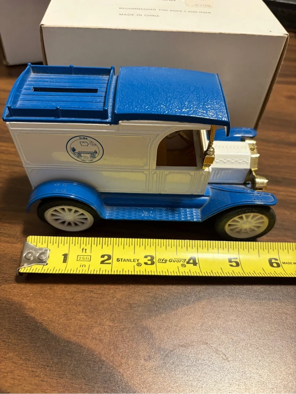 Vintage Ford Model T 1913 Blue & White Vintage-Style Toy Bank Car 1/500 limited