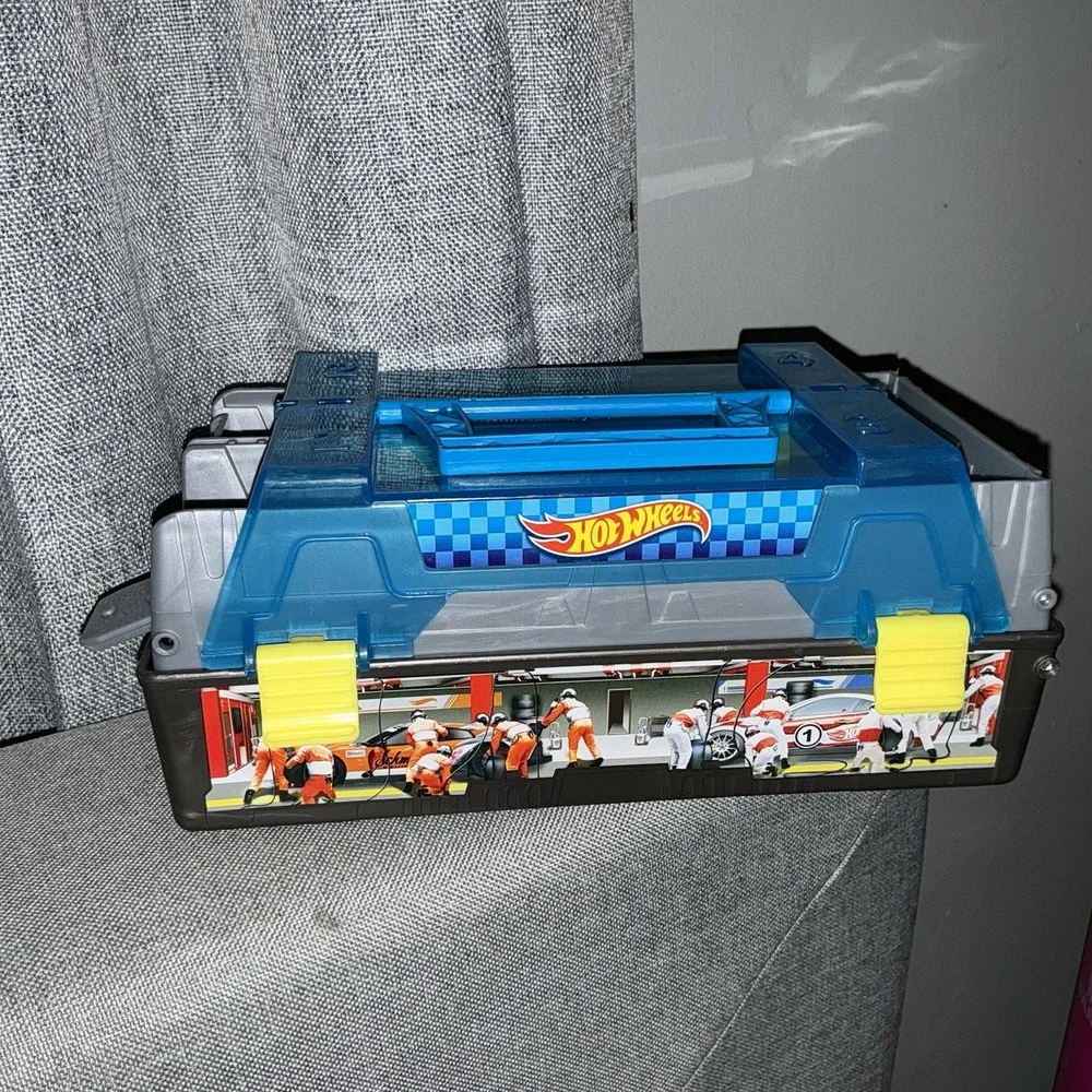 Hot Wheels Race Carry Case Dual Car Launchers Toolbox Style CFC81 2015