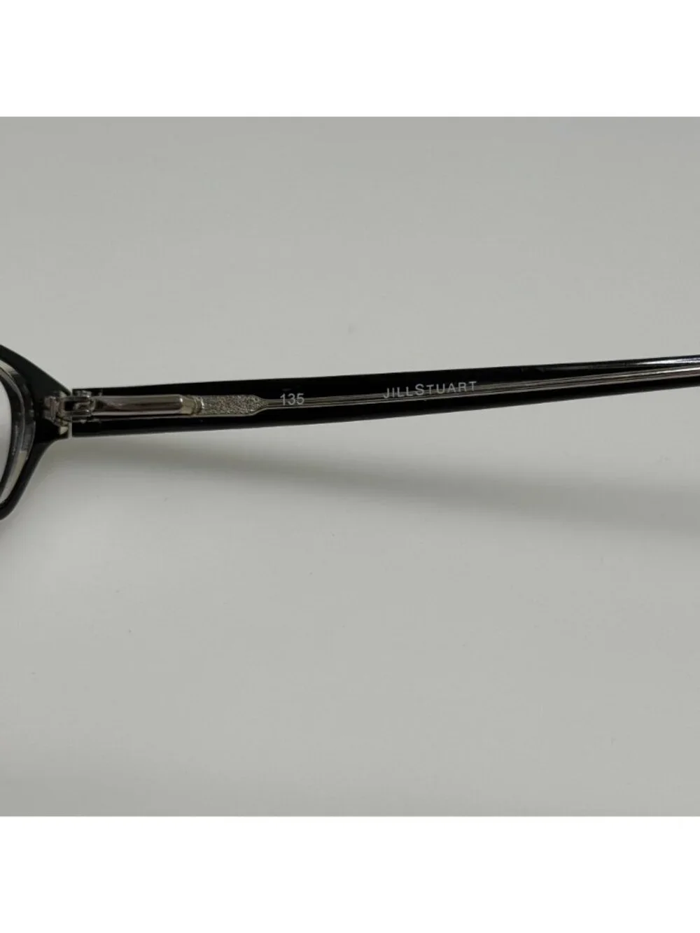 Jill Stuart lenses are
