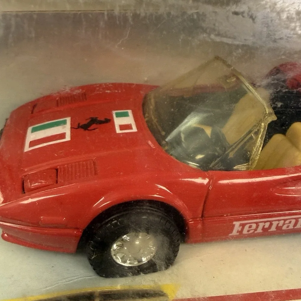 Vintage 1991 Corgi Ferrari 308 GTS 94045 1:36 Diecast Red Boxed w Badge