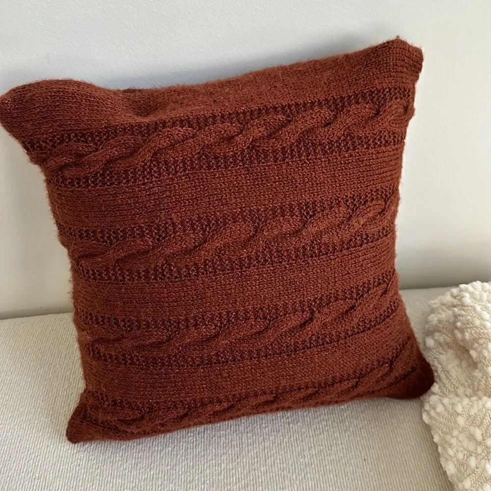 Source Unknown soft knit