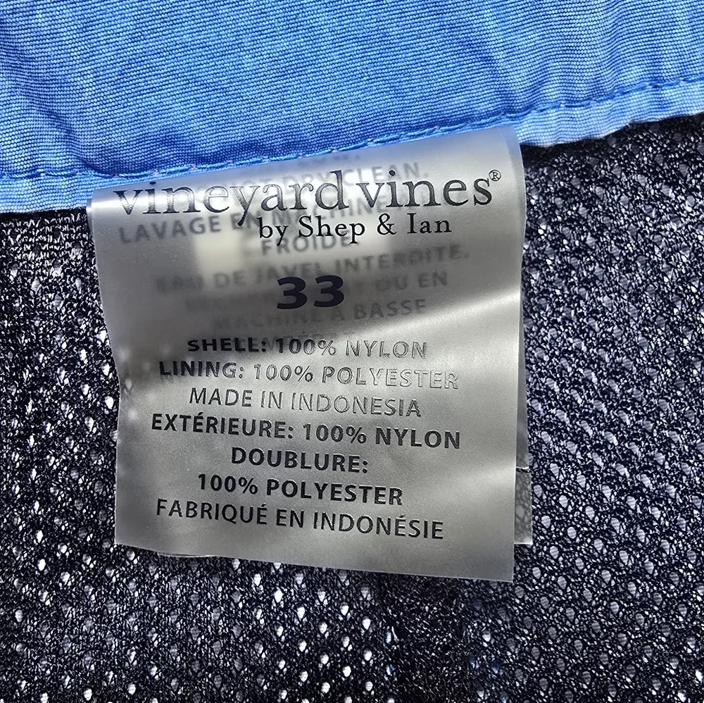 Vineyard Vines 90s Inspired Men's Swim Shorts Size 33‎
