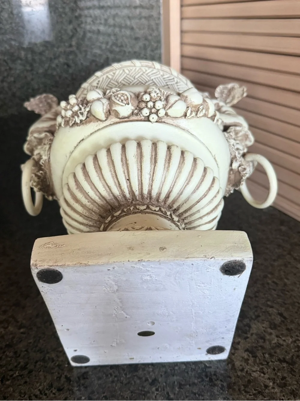 N/A elegant cream