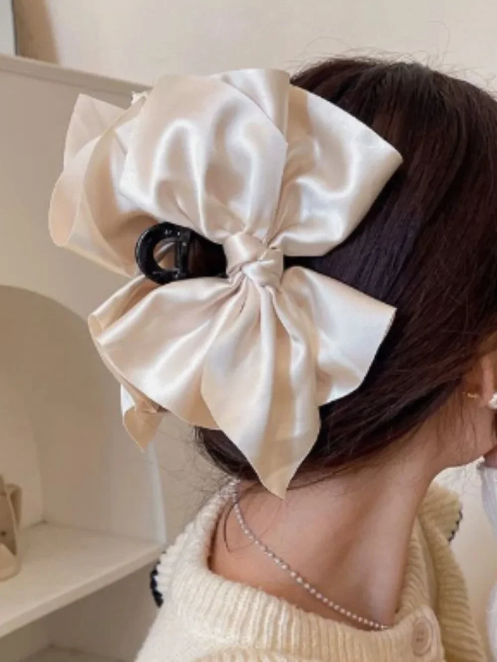 Women's hair clip