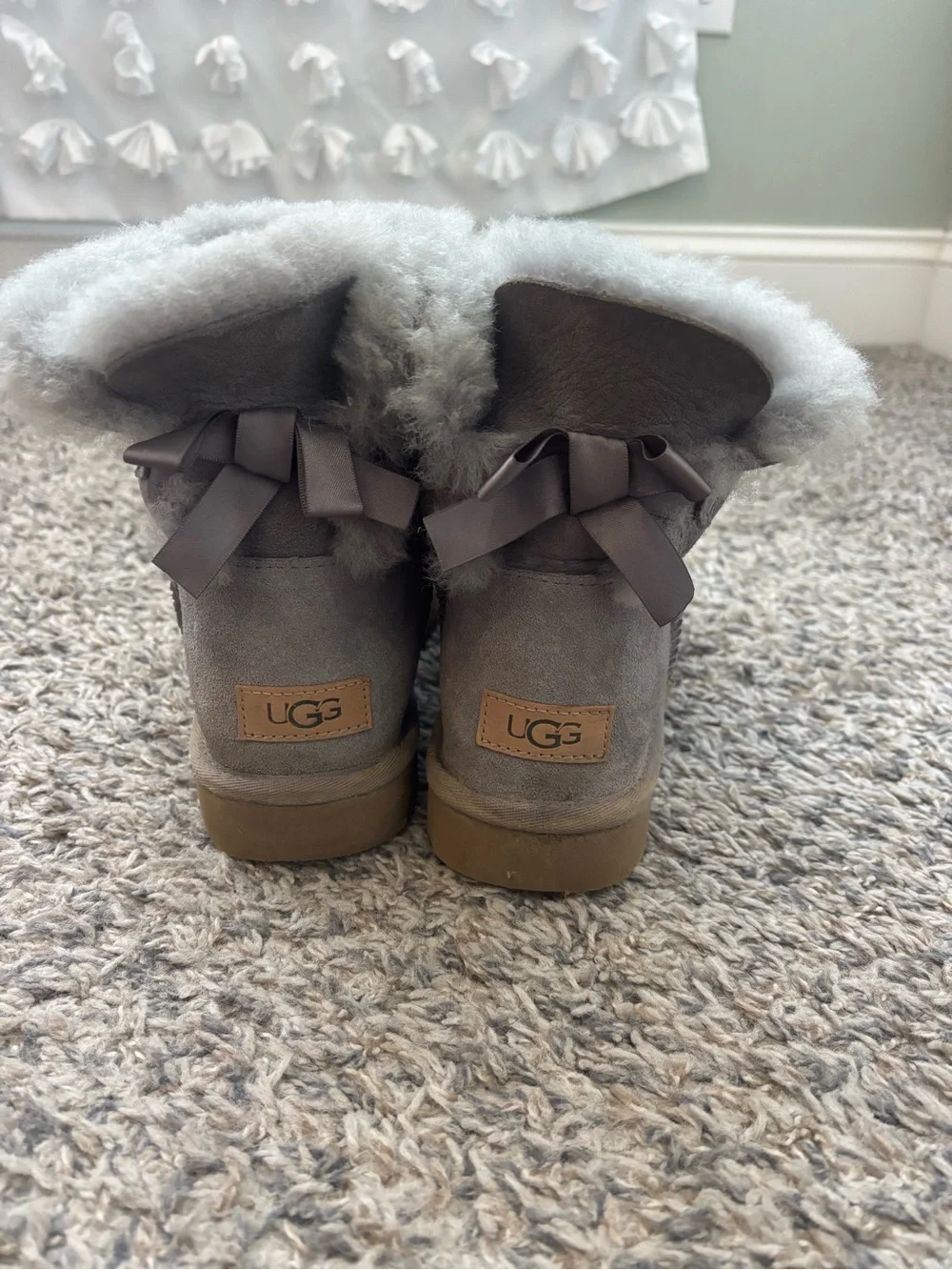 UGG women’s bow