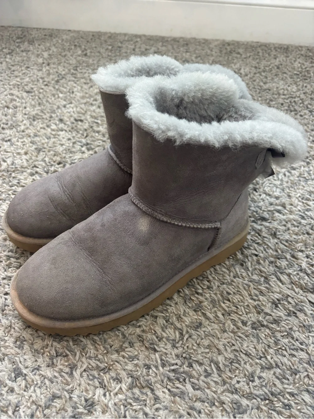 UGG women’s bow