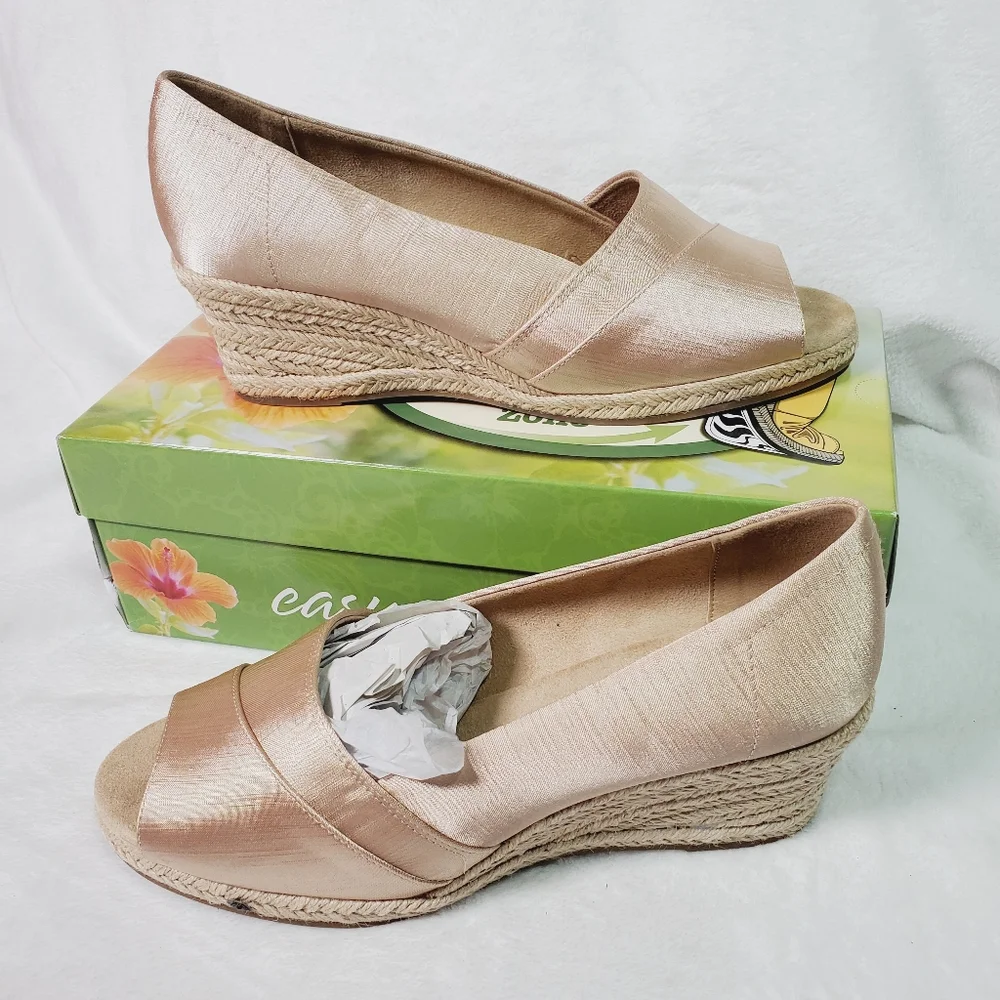 Easy Street Womens Champagne‎ Metallic Fabric Open Toe Slip Espadrilles 9.5 WW