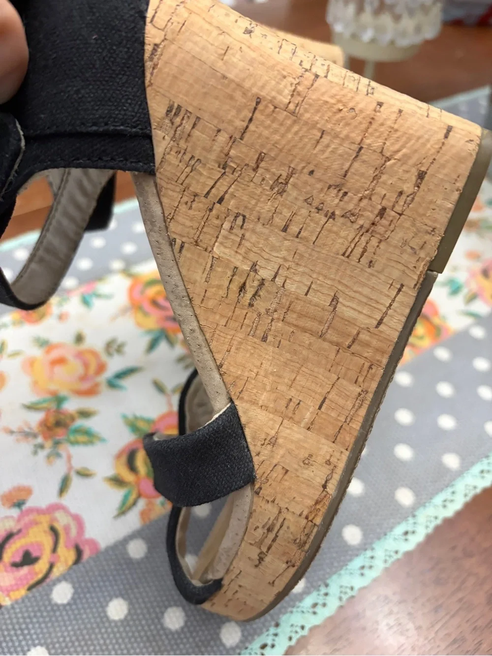 Toms stylish wedge